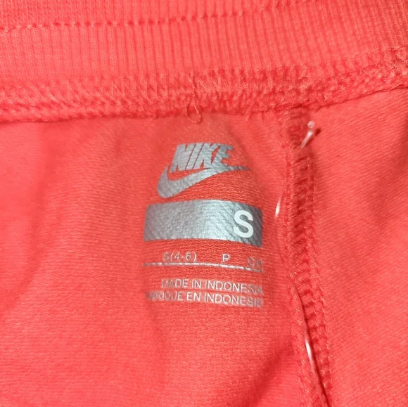 Nike Pink Athletic Shorts Lightweight Design * - Picture 2 of 2